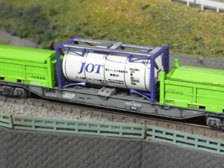 ポポンデッタのタンクコンテナ（ビームタイプ）をJOTの紫色に塗り替え